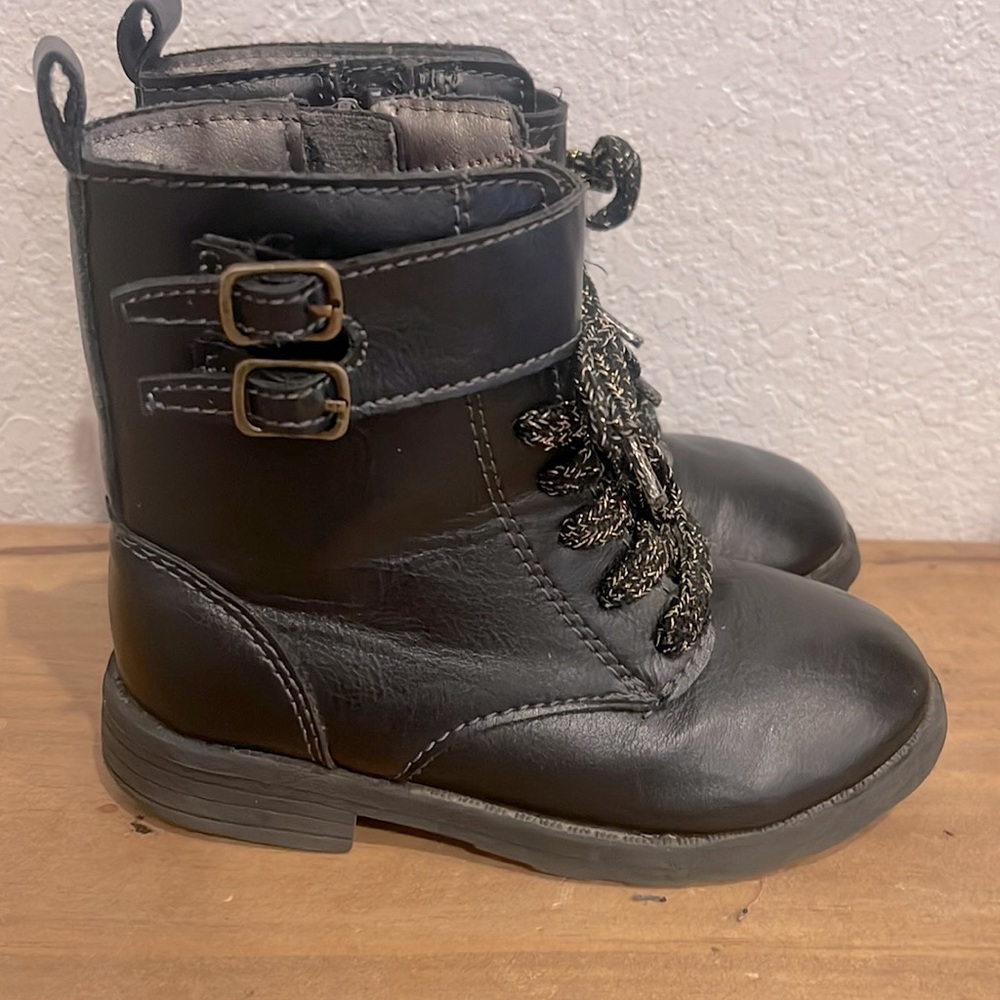 Carters girls boots size 8- lightly used
